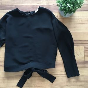 Wilfred (Aritzia) Black Crop Top With Open Back 🖤